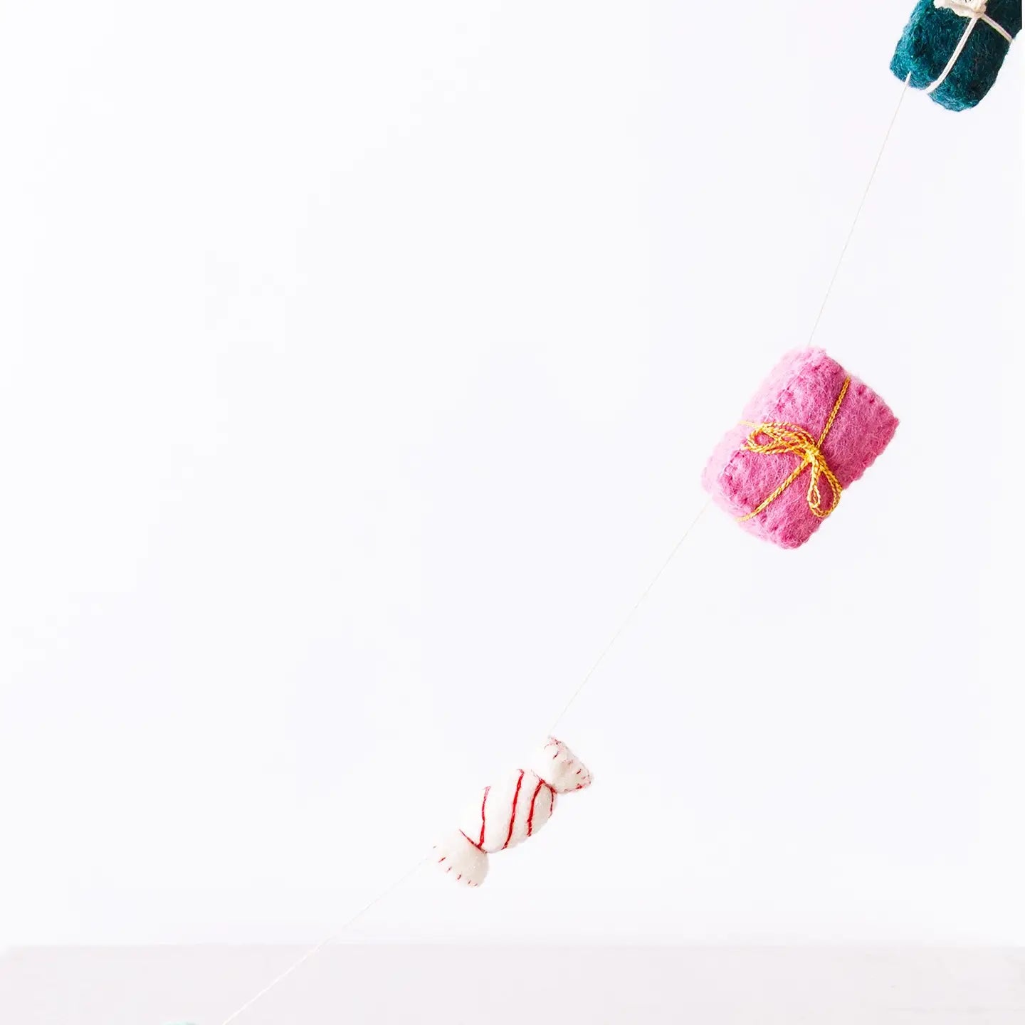 Gift Package Garland