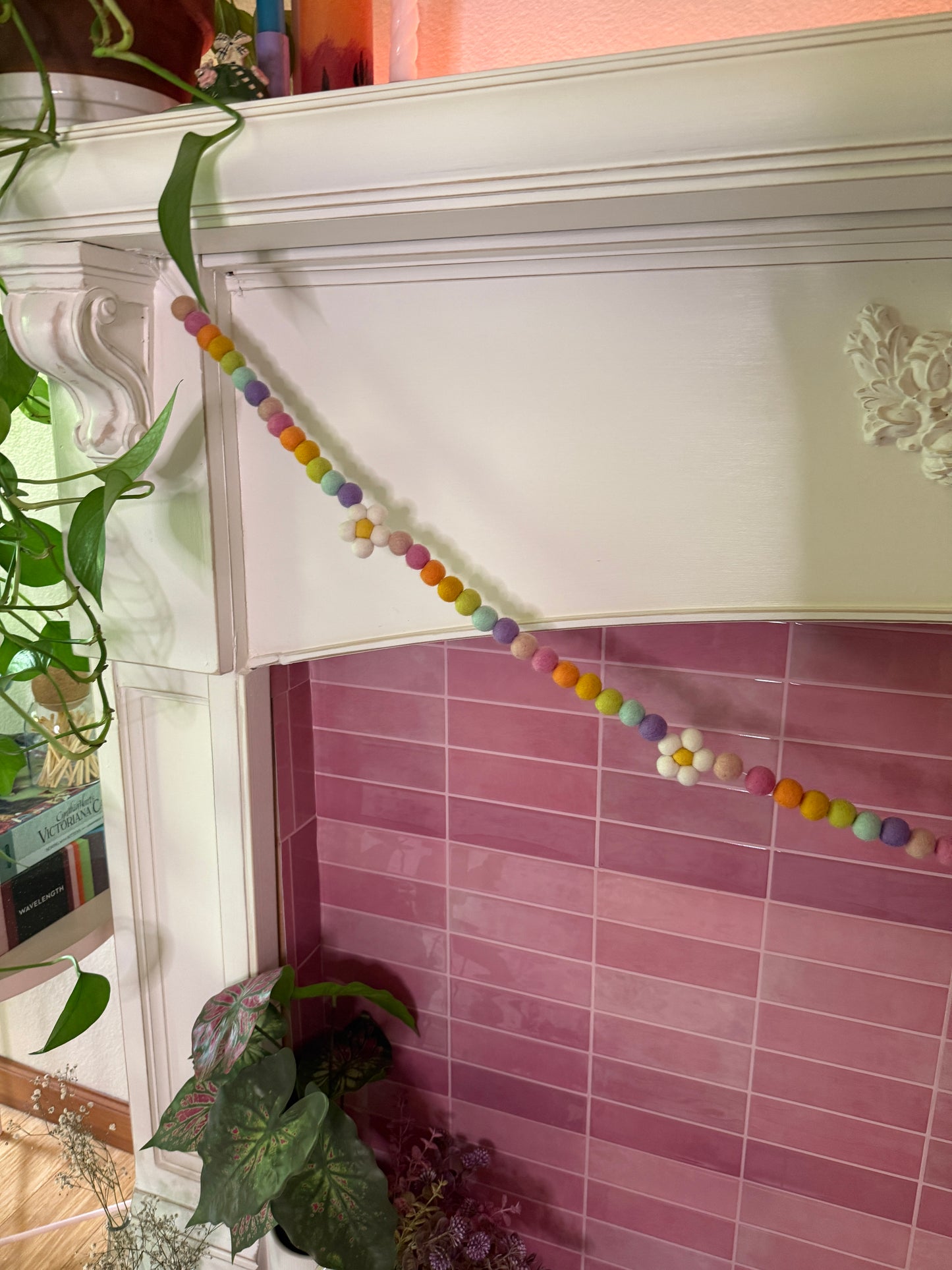 Pastel Daisy Garland