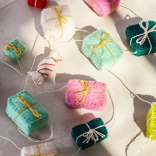 Gift Package Garland