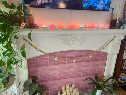 Pastel Daisy Garland