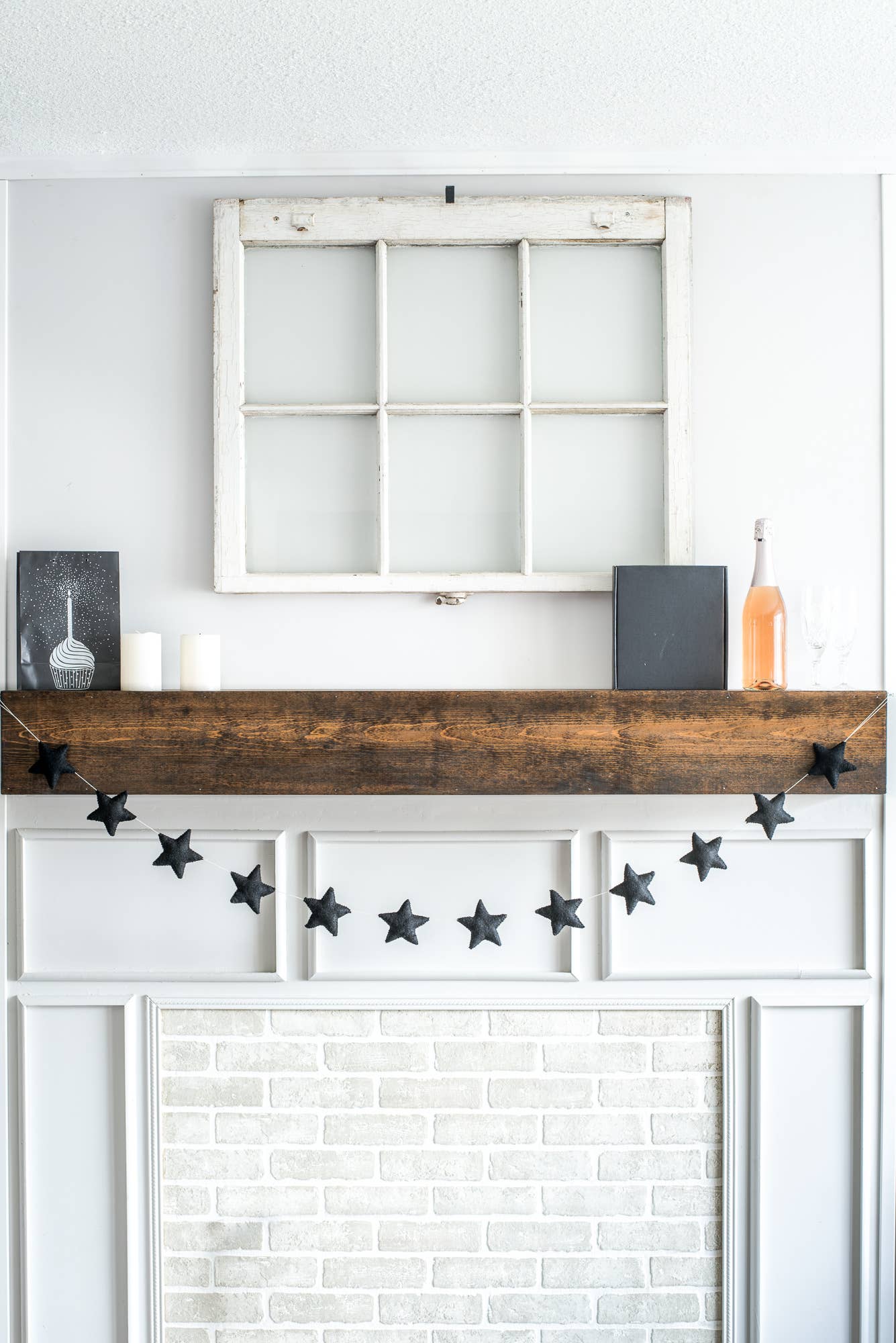 Black Star Garland