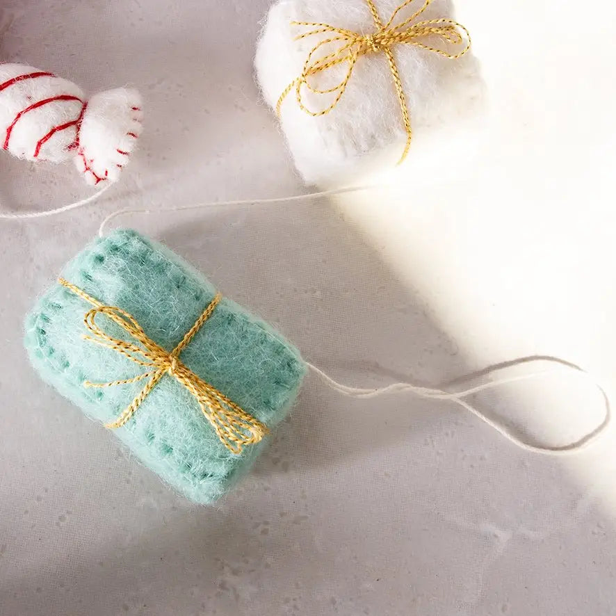 Gift Package Garland